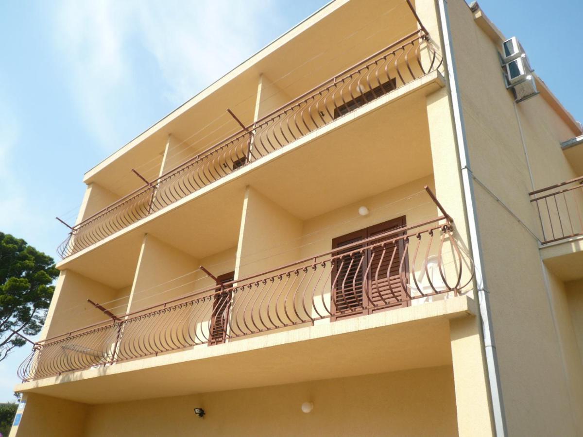 Apartments Saric Makarska Eksteriør billede